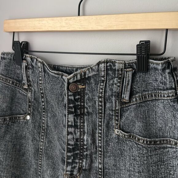 Happy Nature Ultra High Waisted Seamed Vintage-Inspired Acid Wash Denim Shorts - Picture 3 of 7